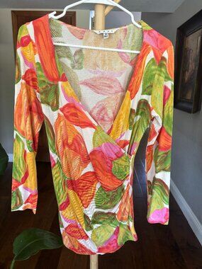 CAbi Tropical Floral Surplice Wrap Top Long Sleeve Ruched Size Medium